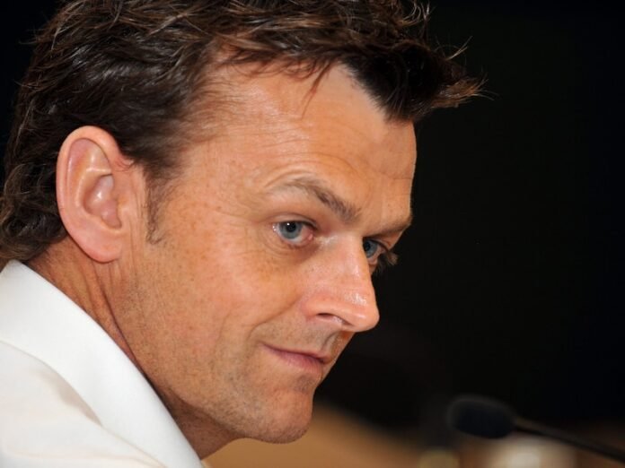 86ku3pg8_adam-gilchrist-afp_625x300_28_July_22.jpg