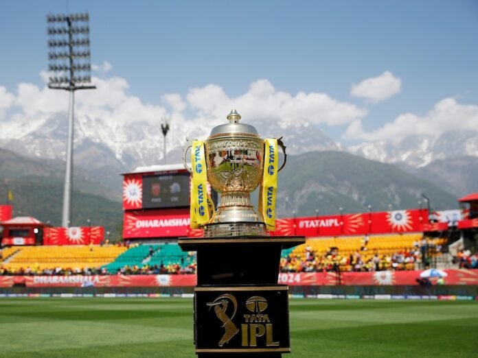 pnjs8nk_ipl-trophy-bcci_625x300_07_May_24.jpg