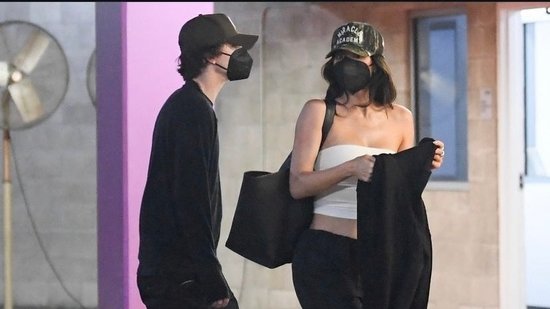 kylie_jenner_timothee_chalamet_1719811516309_1727925539624.jfif_.jpeg